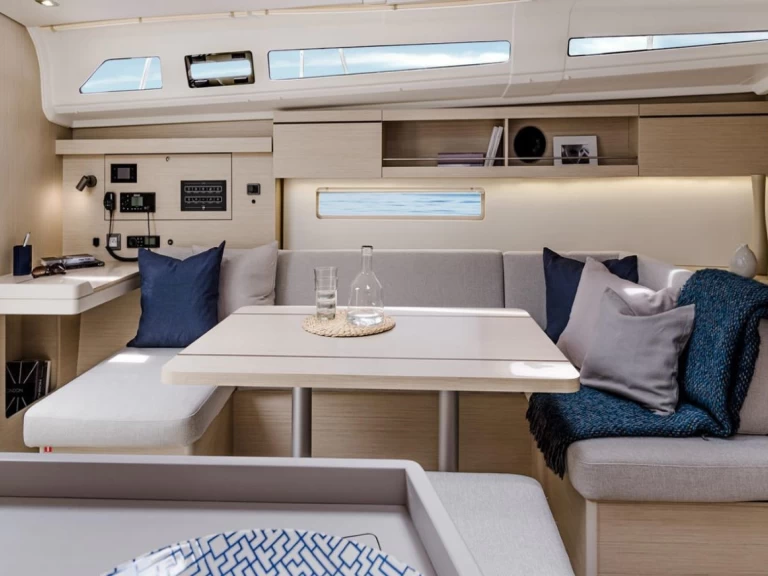 Yacht hire Kos cheap Oceanis 40.1