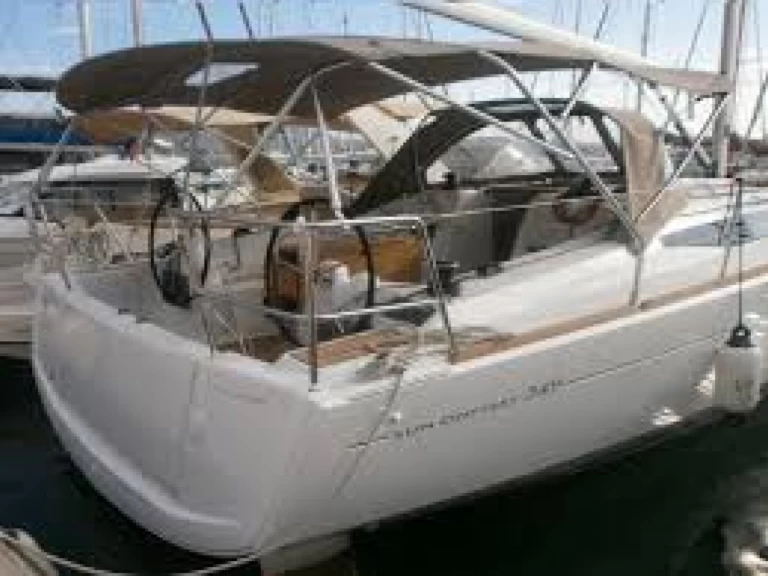 Yacht charter Furnari - Jeanneau Jeanneau Sun Odissey 349 on SamBoat