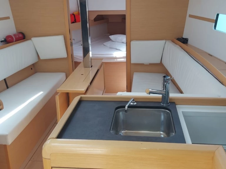 Yacht hire Furnari cheap Jeanneau Sun Odissey 349