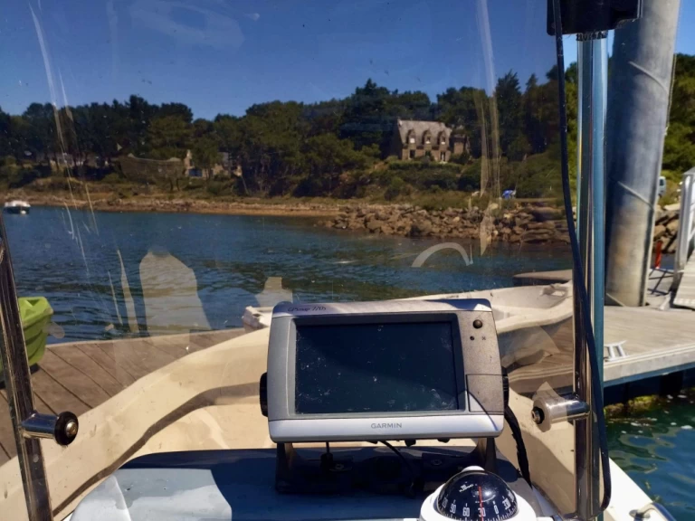 Yacht charter Larmor-Baden - CREMO CRESCENT PANDA 551 on SamBoat