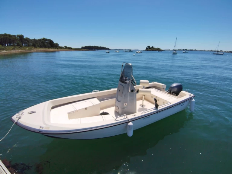 Yacht hire Larmor-Baden cheap CRESCENT PANDA 551