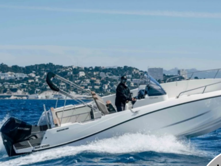 Motorboat hire in Marseille - Quicksilver Activ 755 Open