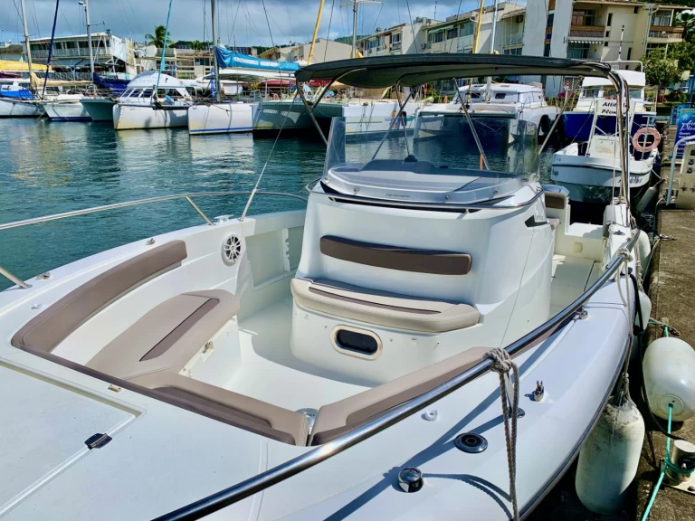 Hire a Jeanneau Cap Camarat 8.5 CC Les Trois-Îlets