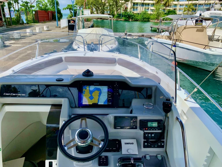 Motorboat hire in Les Trois-Îlets - Jeanneau Cap Camarat 8.5 CC