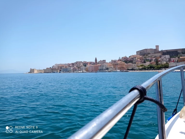 Motorboat to hire Gaeta at the best price