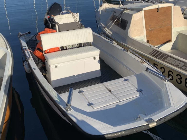 Charter a Jullien Challenger 13 in Golfe-Juan on Samboat