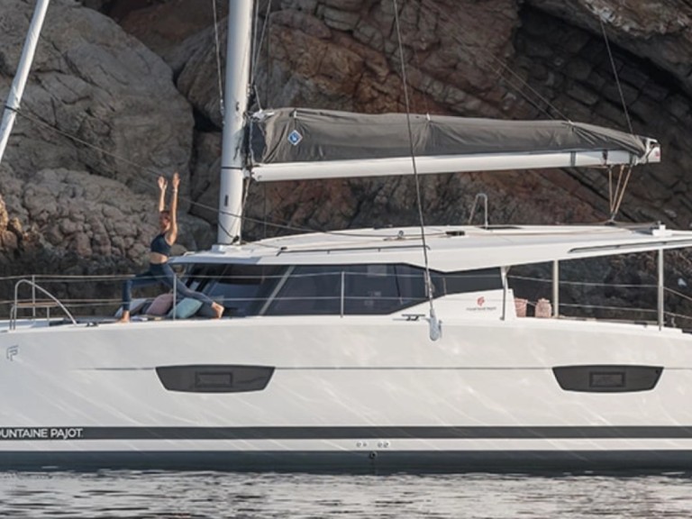 Yacht hire Le Marin cheap Isla 40