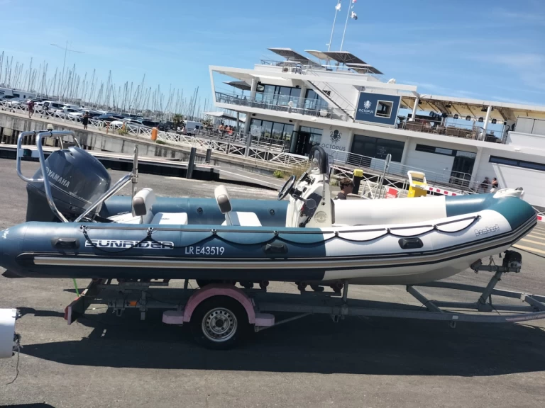 RIB hire in La Rochelle - Bombard Sunrider 650