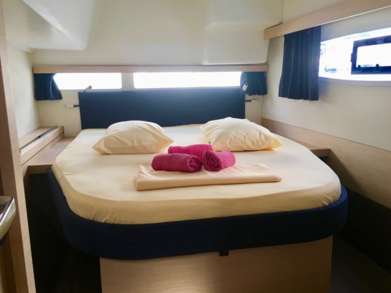 Hire Catamaran with or without skipper Fountaine Pajot Le Marin