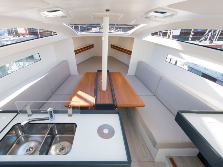 Hire a  RM 970 Lorient