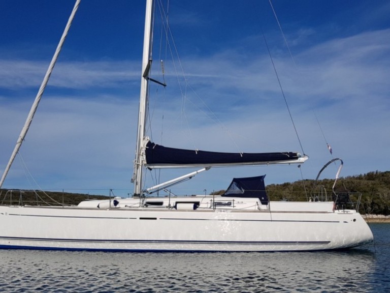 Hire Sailboat with or without skipper Dufour Lorient