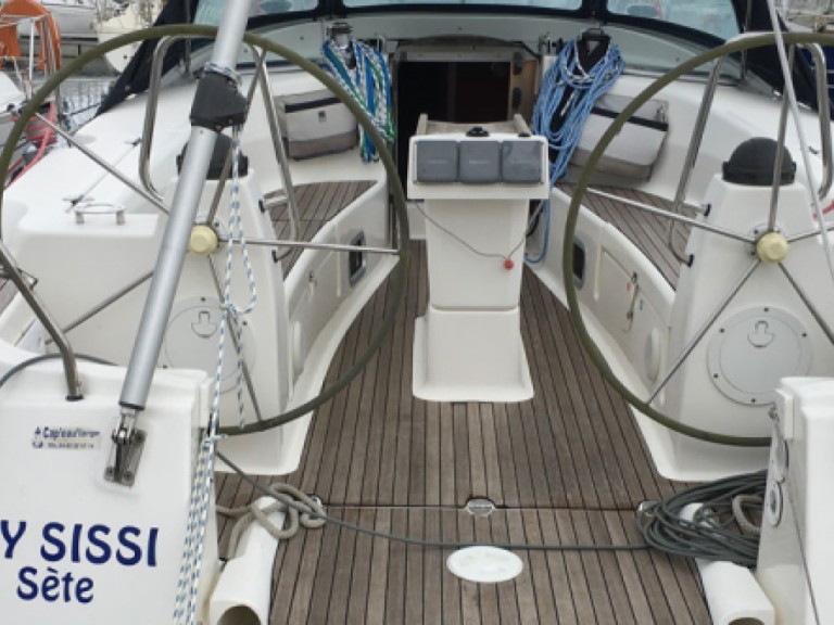 Sailboat hire in Arzon - 7 Bavaria 40  Cruiser