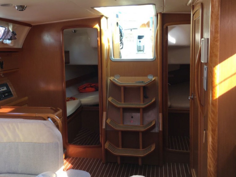 Hire Sailboat 7 with a boat licence
