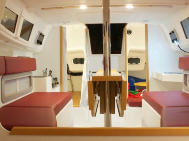Sailboat to hire Arzon at the best price