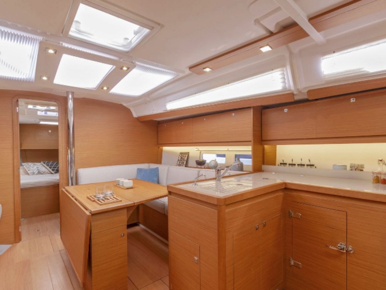 Hire Sailboat 3 with a boat licence