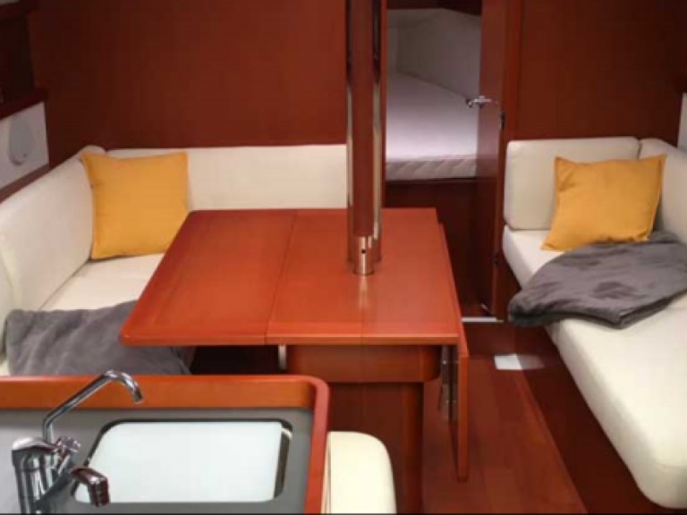 Hire Sailboat 4 with a boat licence