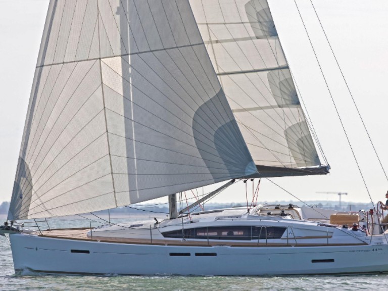 Hire Sailboat with or without skipper 2 Arzon