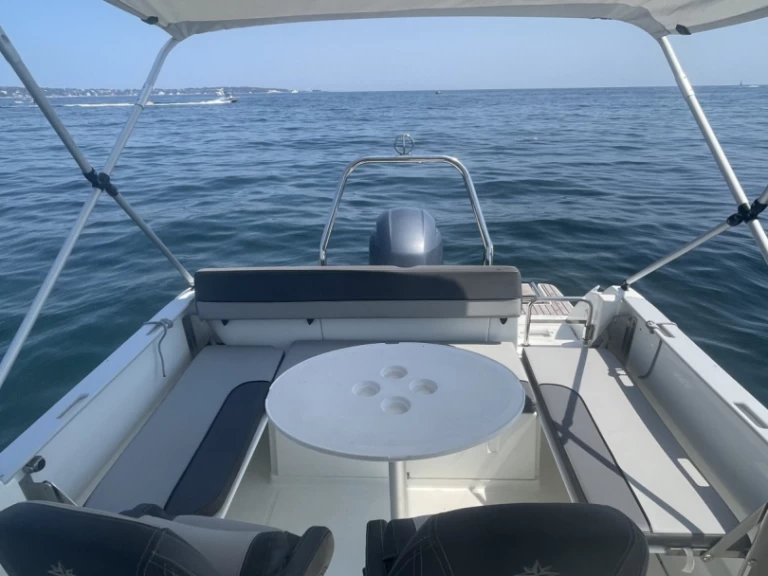 Motorboat hire in Cannes - Jeanneau Cap Camarat 6.5 WA