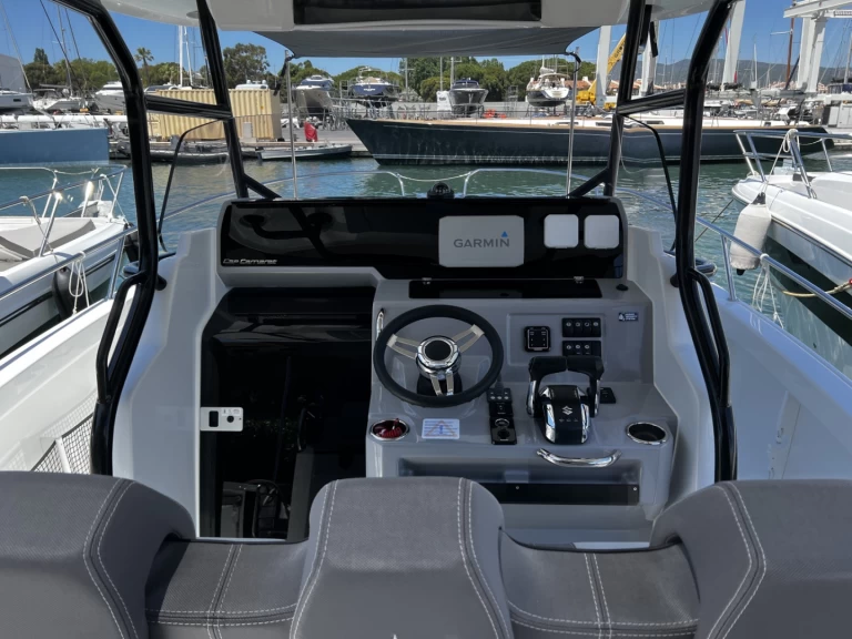 Yacht hire Cogolin cheap Cap Camarat 9.0 CC