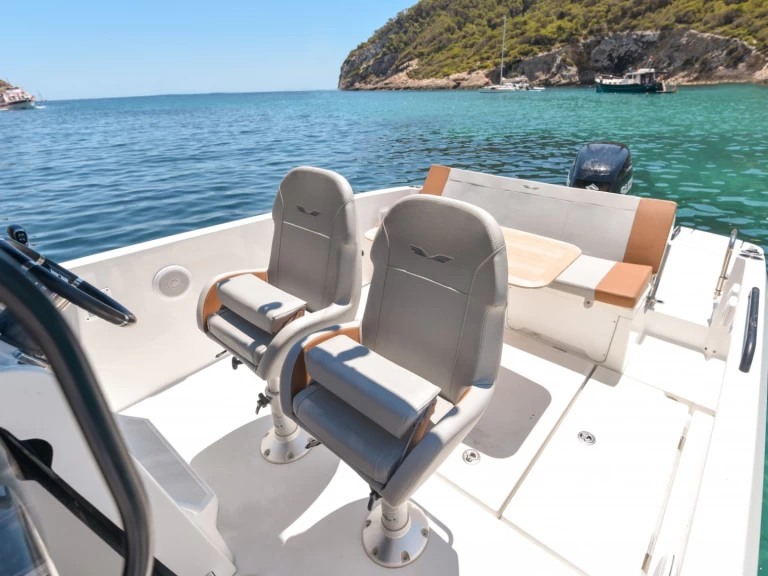 Charter a Bénéteau Flyer 8 in Ibiza Town on Samboat