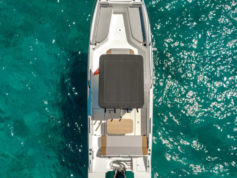 Hire Motorboat Bénéteau with a boat licence