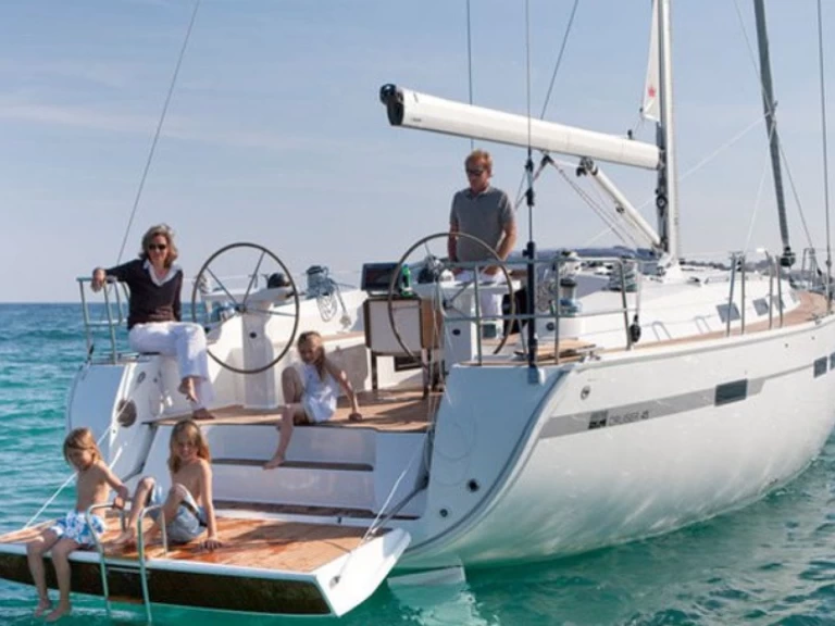 Hire Sailboat Bavaria with a boat licence