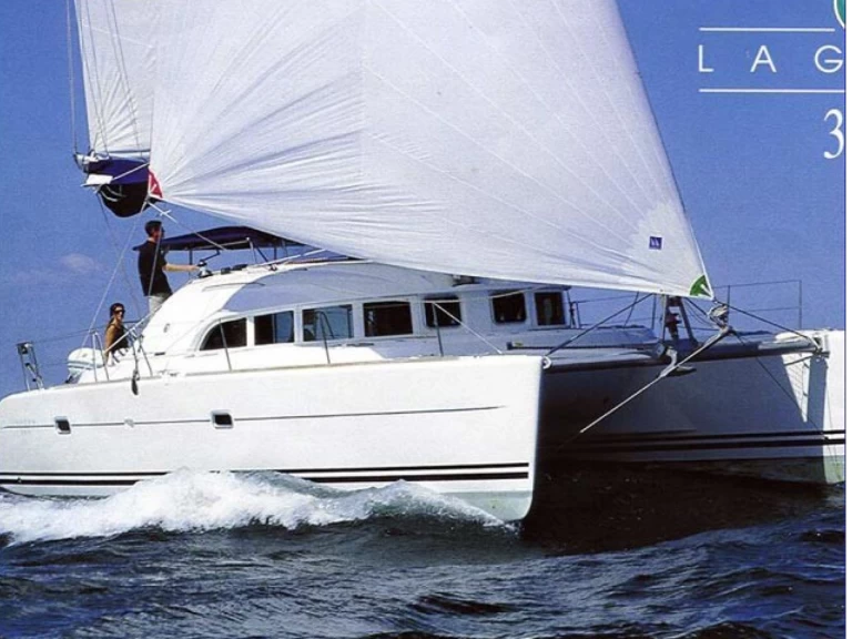 Yacht hire Lefkáda cheap Lagoon 380/4 cab