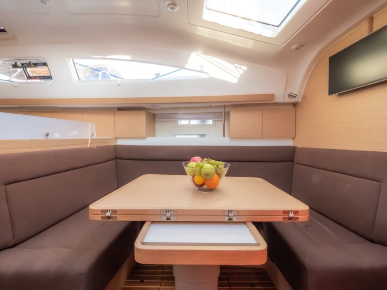 Hire Sailboat with or without skipper Elan Biograd na Moru