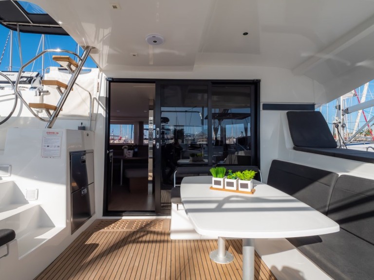 Yacht charter Biograd na Moru - Lagoon Lagoon 42 on SamBoat