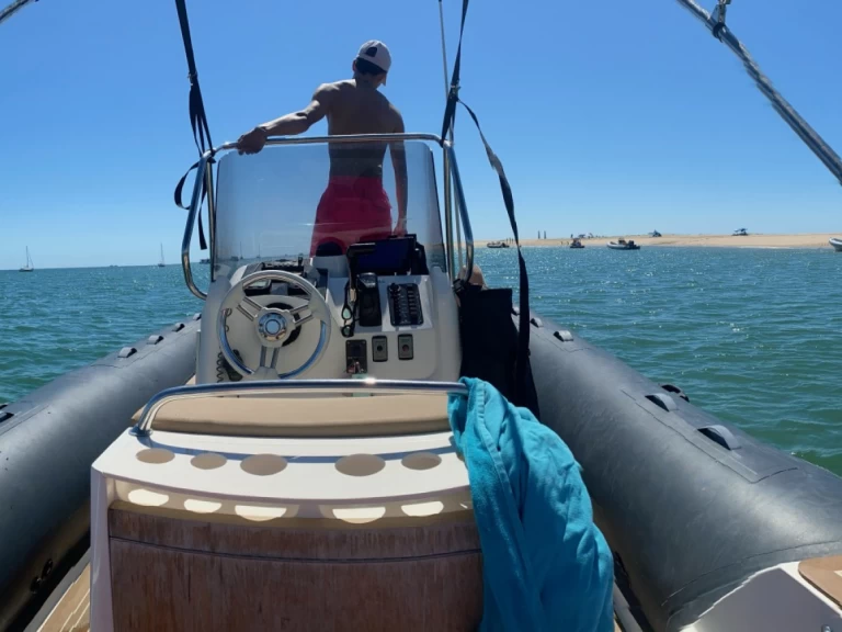 Hire a Capelli Capelli 700 Sun Royan