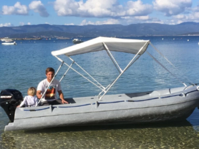 Yacht charter Serra-di-Ferro - Fun Yak Fun Yak 390 on SamBoat
