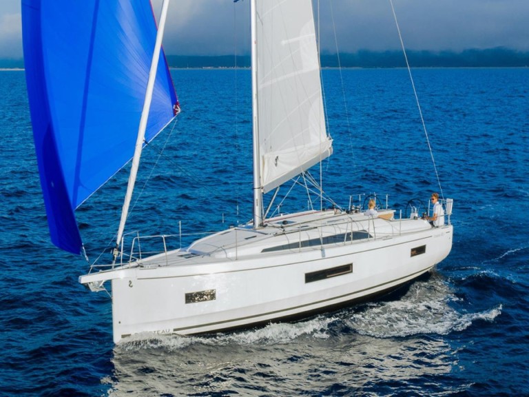 Charter a Bénéteau Oceanis 40.1 in Anse Marcel on Samboat