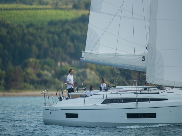Yacht hire Anse Marcel cheap Oceanis 40.1
