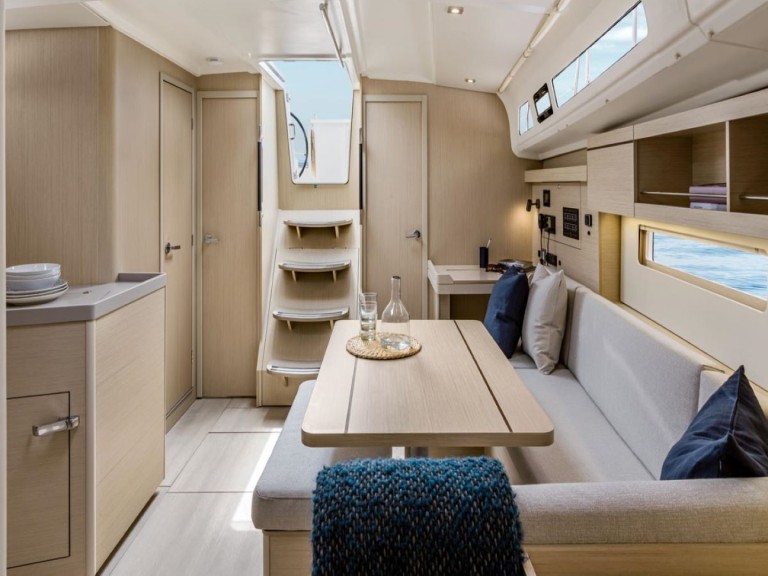 Charter a Bénéteau Oceanis 40.1 in Anse Marcel on Samboat