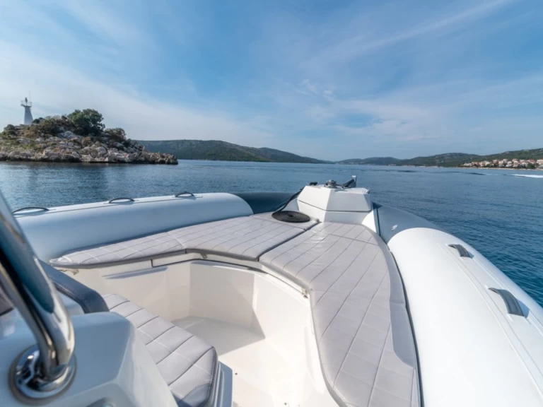 Hire a Marlin Boat Dynamic 790 pro Trogirski Zaliv