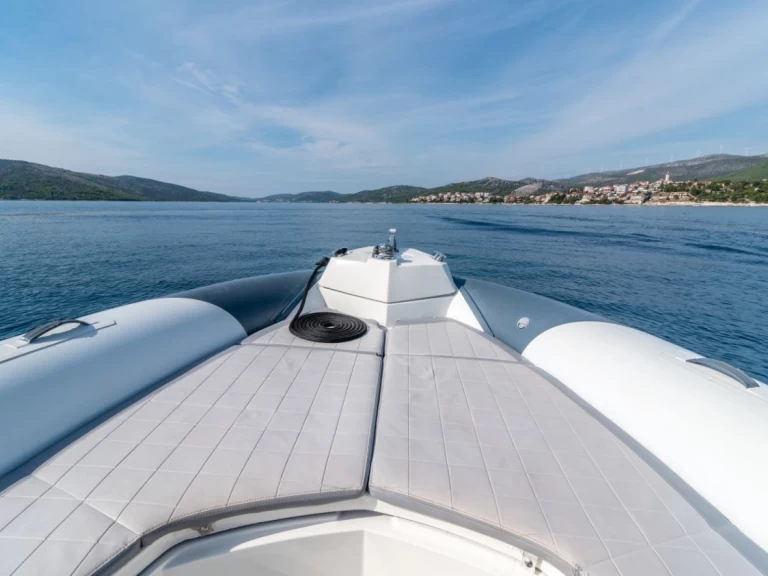 Yacht hire Trogirski Zaliv cheap Dynamic 790 pro