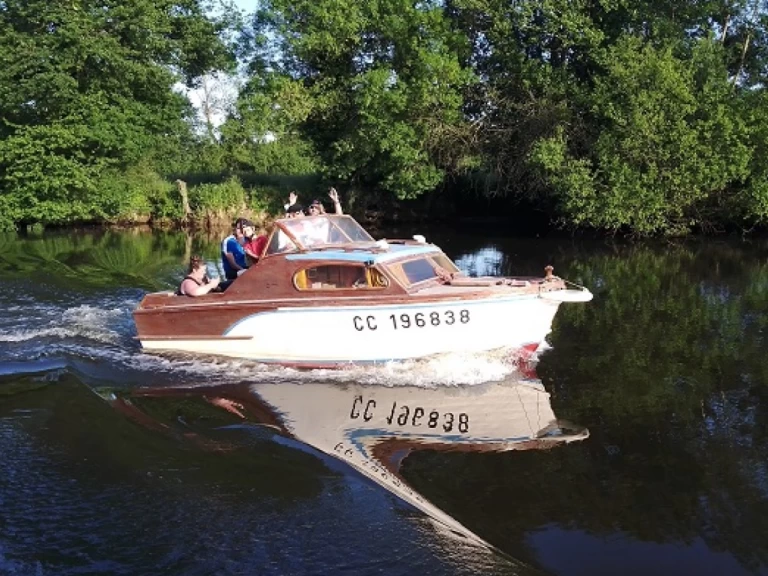 Smartboat Smartboat 23 charter bareboat or skippered in  Vertou