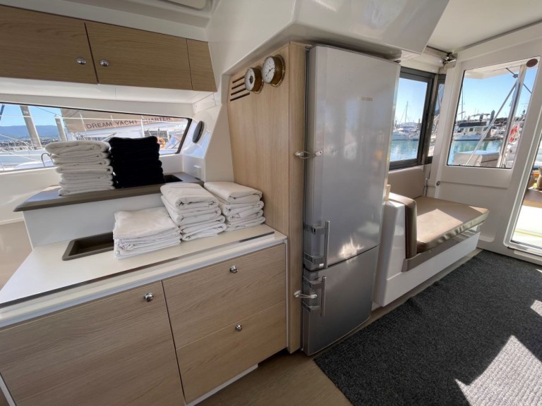 Hire Catamaran Bali with a boat licence