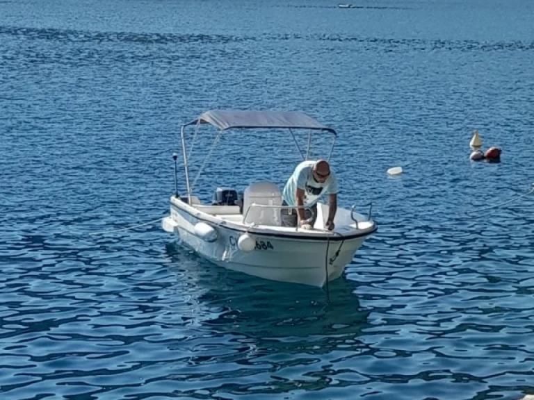 Motorboat to hire Zaton Mali at the best price