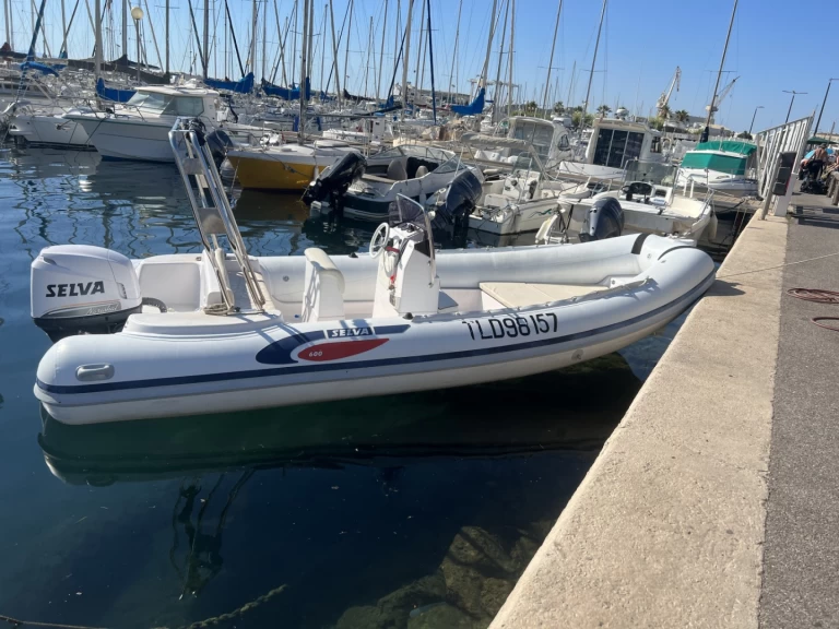 Yacht hire La Ciotat cheap Selva 600