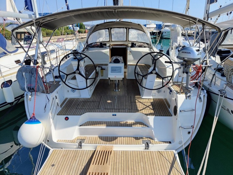 Yacht hire Sukošan cheap Cruiser 46