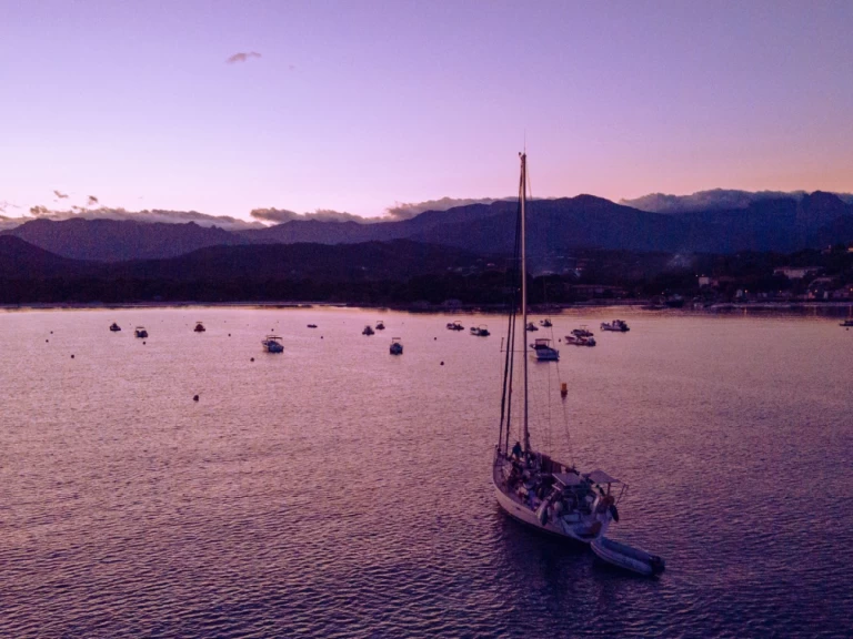 Hire Sailboat with or without skipper Kirie Le Marin