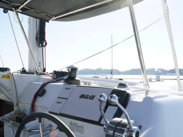 Charter a Lagoon Lagoon 40 in Lefkáda on Samboat