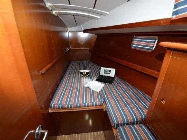 Sailboat to hire Préveza at the best price