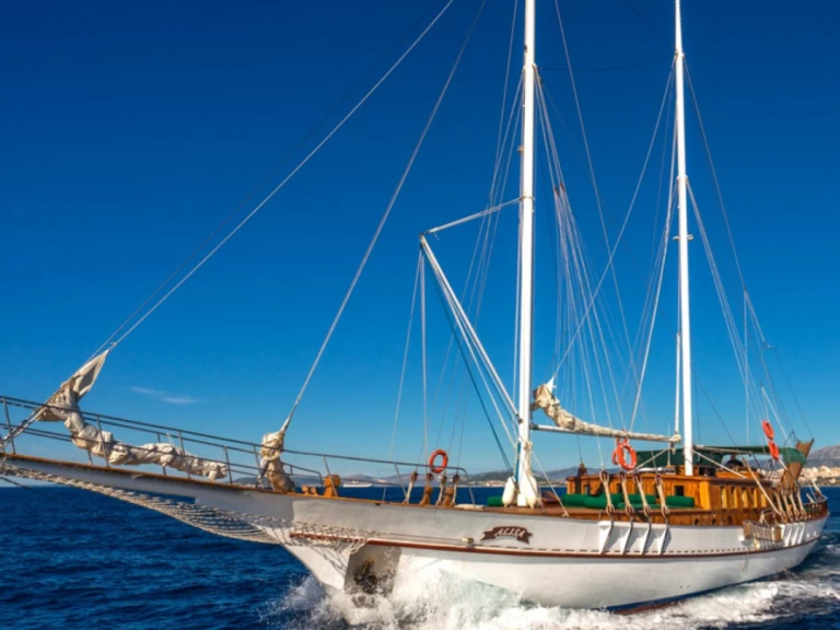 Yacht charter Stobreč - Aegean Yacht Alisa on SamBoat
