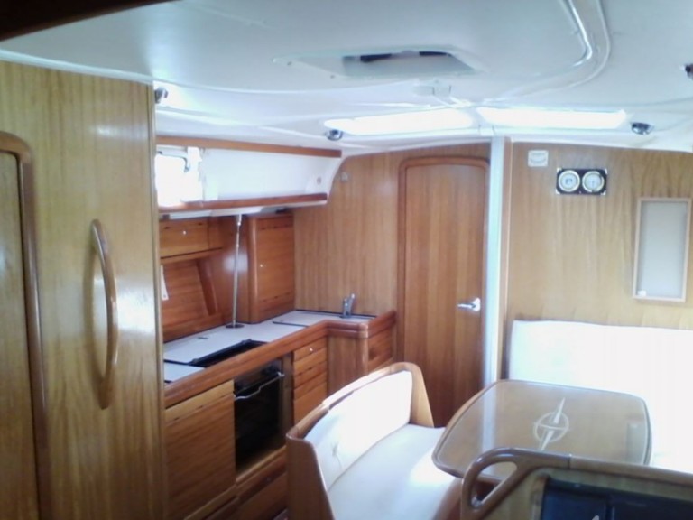 Hire a Bavaria Bavaria 39 Cruiser Rhodes (City)