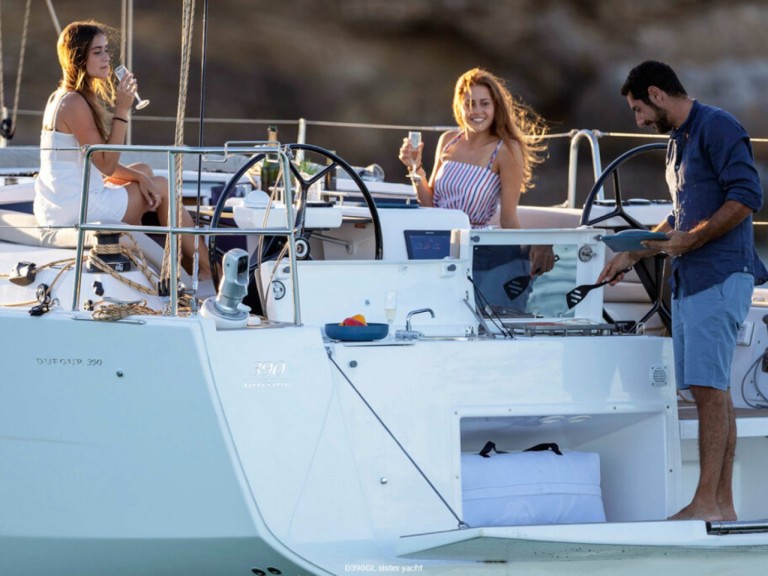 Yacht hire Lefkáda cheap Dufour 390 GL