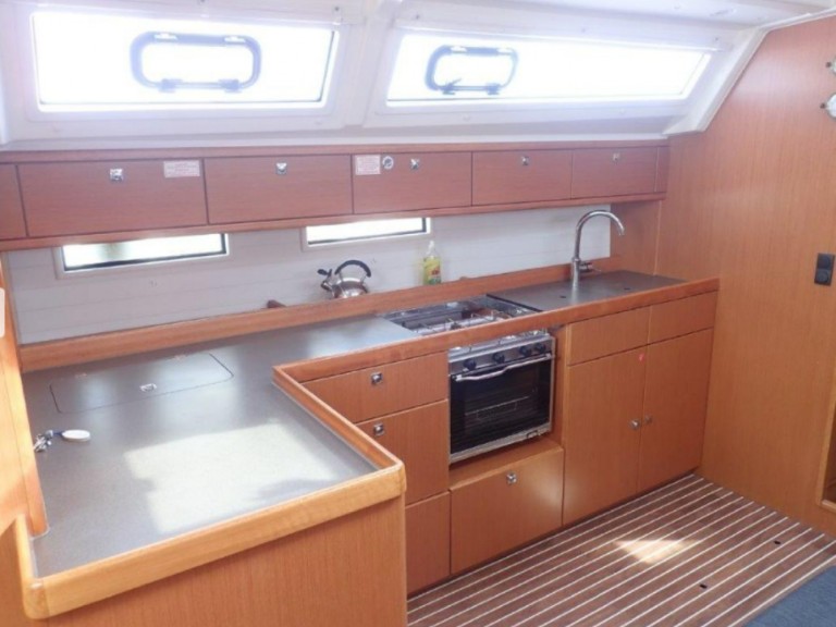 Hire Sailboat Bavaria with a boat licence