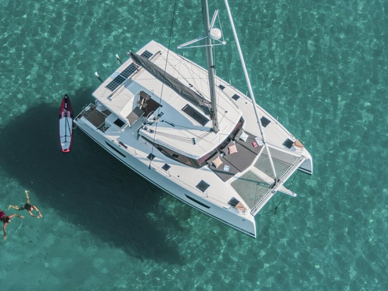 Hire Catamaran Fountaine Pajot with a boat licence