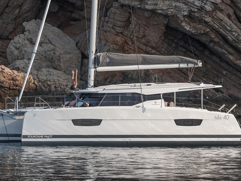 Hire a Fountaine Pajot Isla 40 Can Pastilla